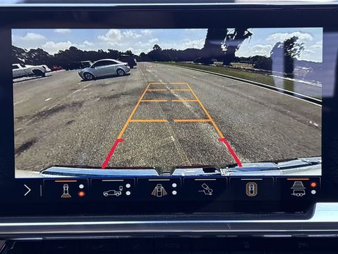 New 2025 GMC Sierra 1500 SLE w/ Preferred Package image 5