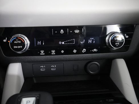 New 2026 Mitsubishi Outlander SE image 49