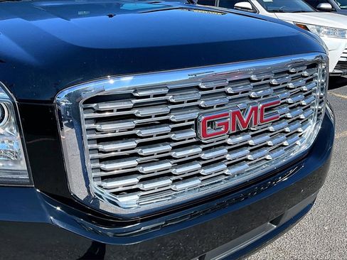 Used 2020 GMC Yukon XL Denali image 32