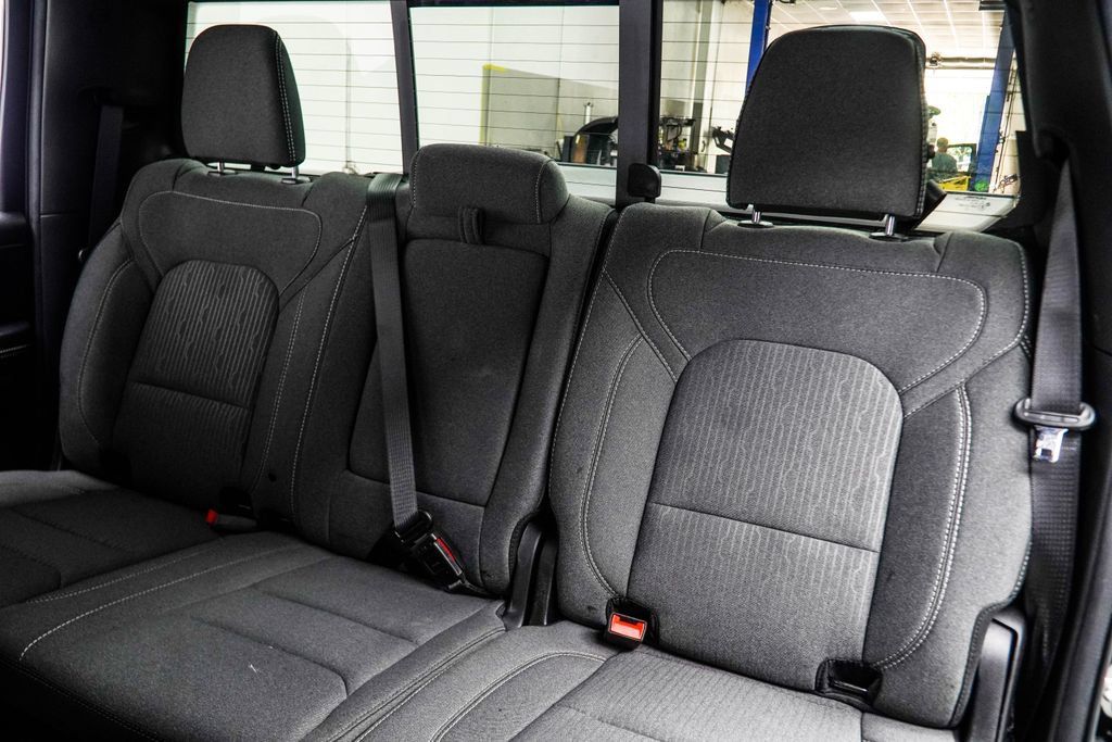 Used 2024 RAM 1500 Big Horn AWD/4WD image 38