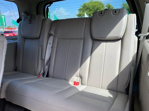 Used 2014 Ford Expedition Limited RWD image 11