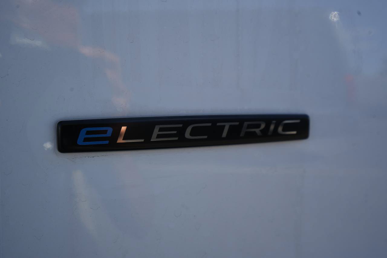 New 2025 Mercedes-Benz eSprinter 170 Cargo image 21