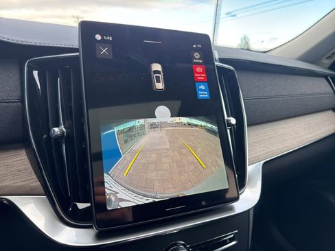 New 2026 Volvo XC90 B5 Core w/ Protection Package image 24