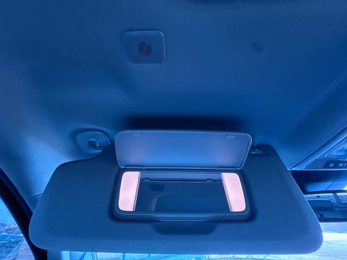 Used 2025 GMC Sierra 1500 SLT w/ SLT Premium Package image 31