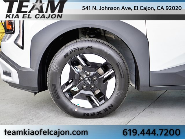 New 2027 Kia Seltos LX FWD image 7