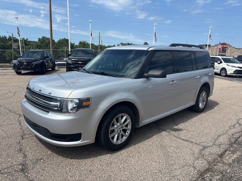 Used 2019 Ford Flex SE FWD image 3