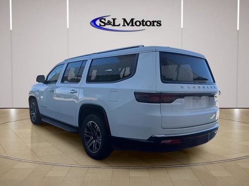 Certified 2024 Jeep Wagoneer L Series II w/ Flexible Seating Group AWD/4WD image 6