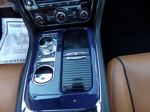Used 2013 Jaguar XJ AWD image 36