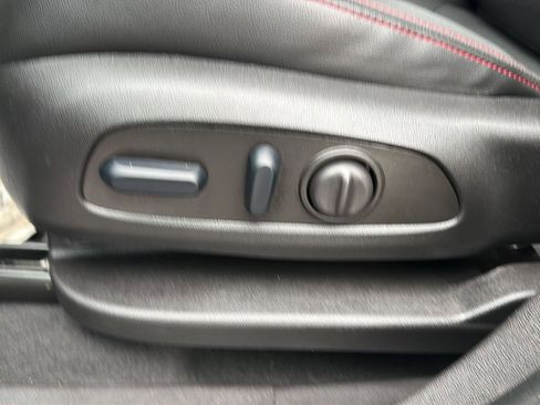 Used 2024 Chevrolet Equinox RS image 24