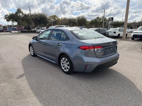 Used 2025 Toyota Corolla LE image 3