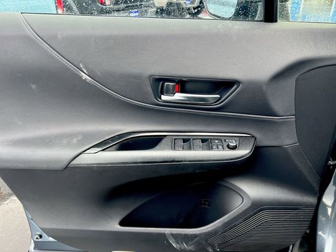 Used 2024 Toyota Venza LE image 19