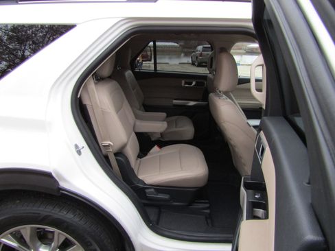 Certified 2023 Ford Explorer XLT w/ Equipment Group 202A image 21