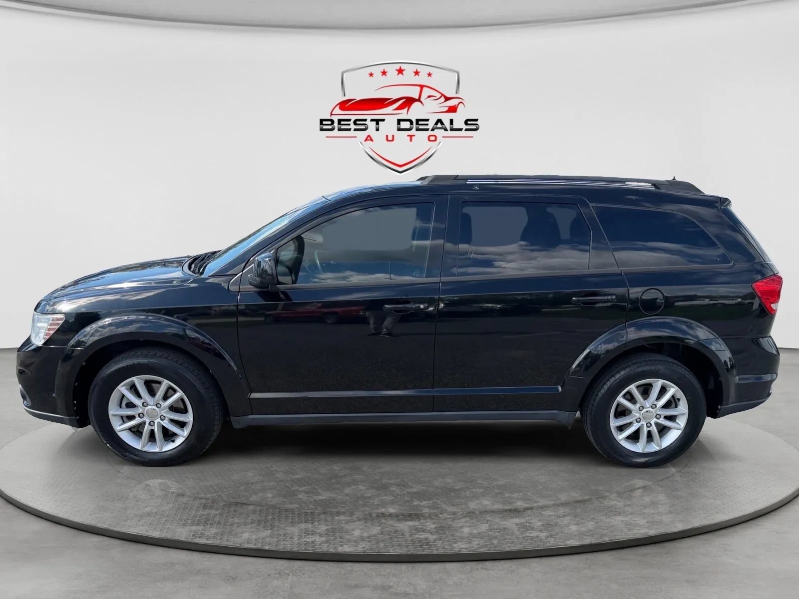 Used 2017 Dodge Journey SXT w/ Comfort/Convenience Group FWD image 2