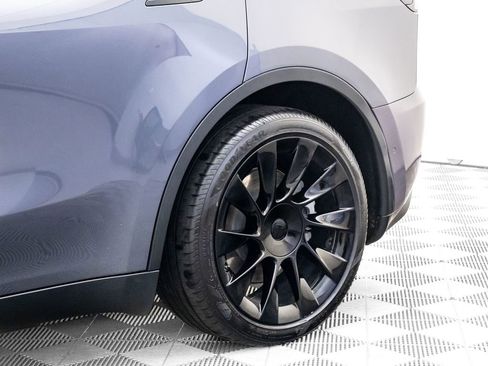 Used 2020 Tesla Model Y Long Range image 34