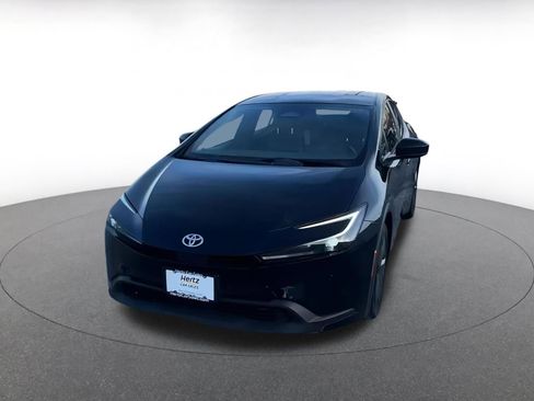 Used 2025 Toyota Prius LE image 8