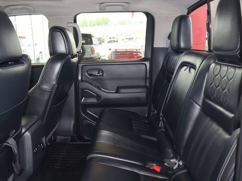 Used 2022 Nissan Frontier SV w/ SV Premium Package AWD/4WD image 34