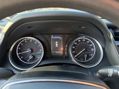 Used 2020 Toyota Camry LE image 16