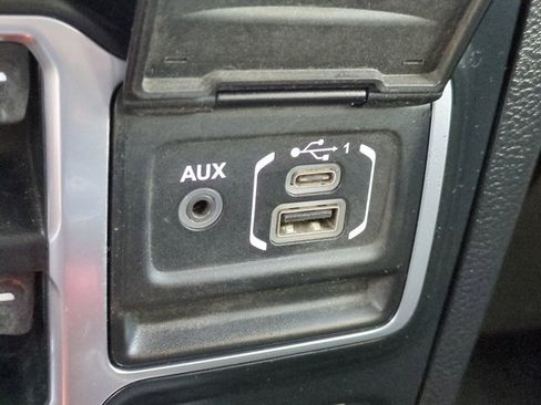 Used 2018 Jeep Wrangler Unlimited Rubicon w/ Cold Weather Group image 21