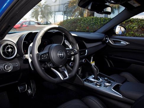 New 2026 Alfa Romeo Giulia w/ Driving Assist Package RWD image 27