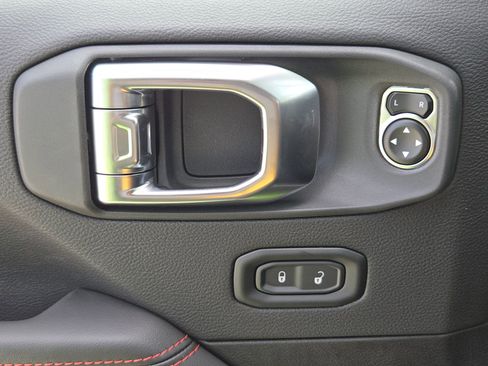 New 2025 Jeep Wrangler Unlimited Rubicon image 19