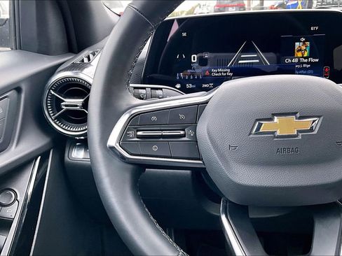 Used 2025 Chevrolet Equinox LT image 24