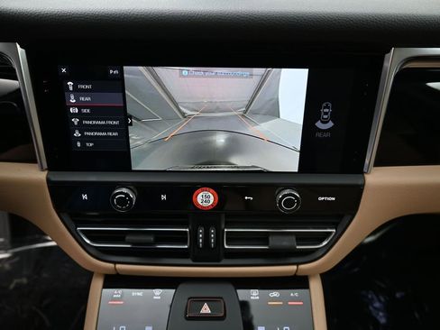 Certified 2025 Porsche Macan AWD/4WD image 20