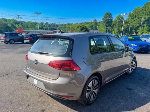 Used 2016 Volkswagen e-Golf SE FWD image 4