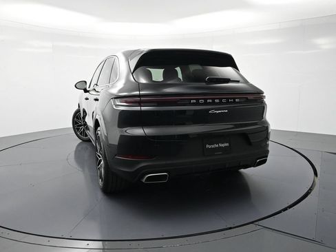 Certified 2026 Porsche Cayenne AWD/4WD image 27