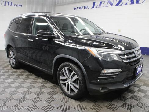 Used 2018 Honda Pilot Touring image 3