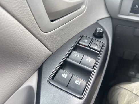 Used 2020 Toyota Sienna L FWD image 28