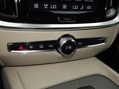 New 2026 Volvo V60 B5 Cross Country Plus w/ Climate Package image 18