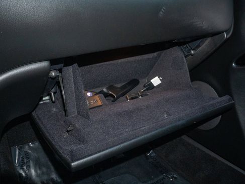 Used 2013 Maserati GranTurismo Sport image 8