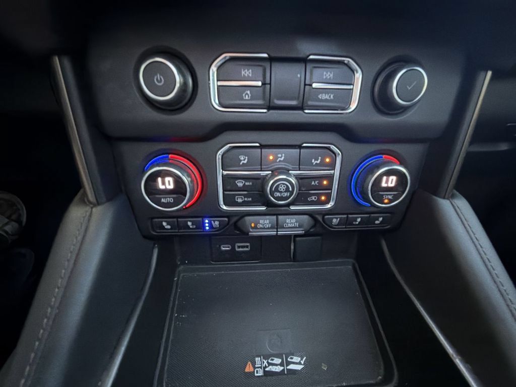 Used 2023 Chevrolet Tahoe High Country AWD/4WD image 17