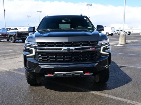 Used 2021 Chevrolet Tahoe Z71 w/ Luxury Package AWD/4WD image 3