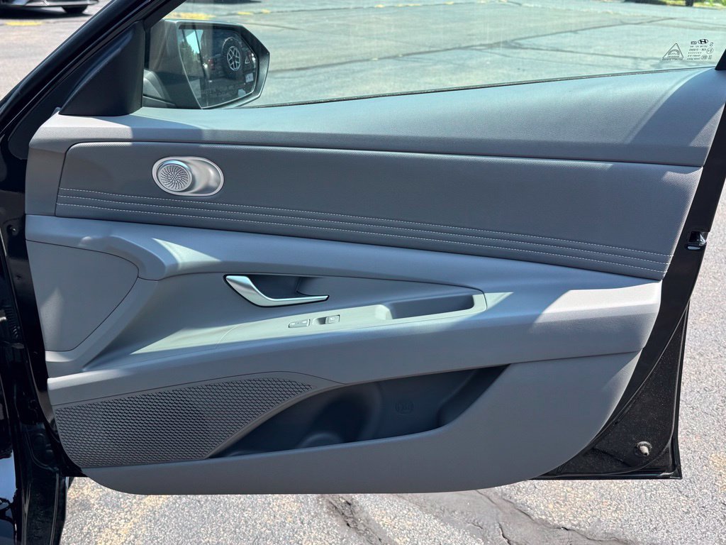 New 2026 Hyundai Elantra SEL FWD image 28
