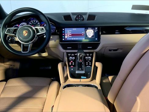 Used 2023 Porsche Cayenne image 14
