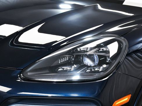 Used 2023 Porsche Cayenne GTS image 85