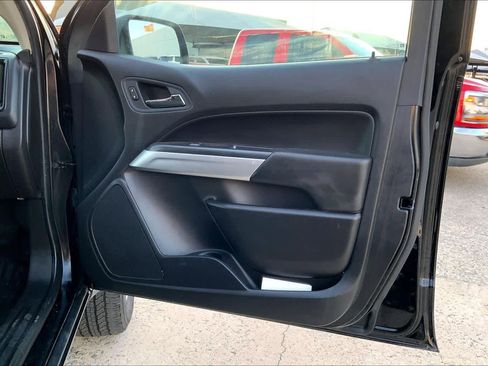 Used 2022 Chevrolet Colorado LT w/ Fleet Safety Package image 22