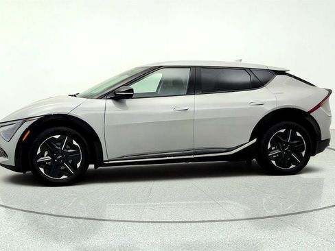 Used 2025 Kia EV6 Wind RWD image 8