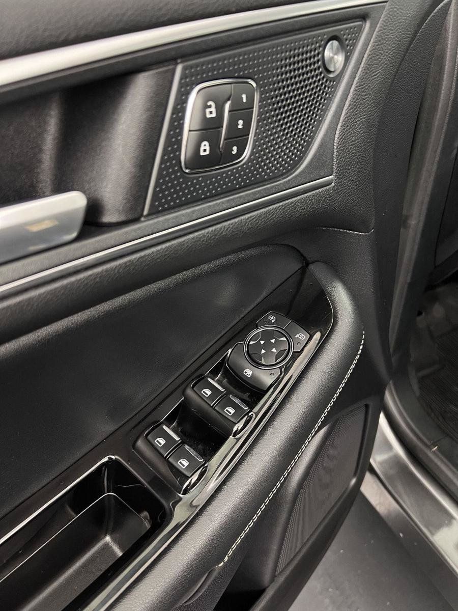 Used 2019 Ford Edge ST w/ Equipment Group 401A AWD/4WD image 18