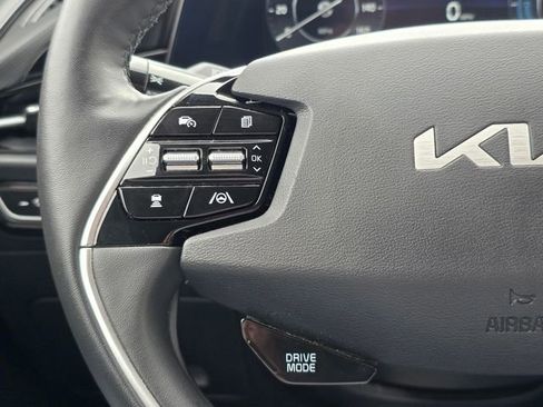 Certified 2023 Kia Niro Wind w/ Wind Preserve Package FWD image 35