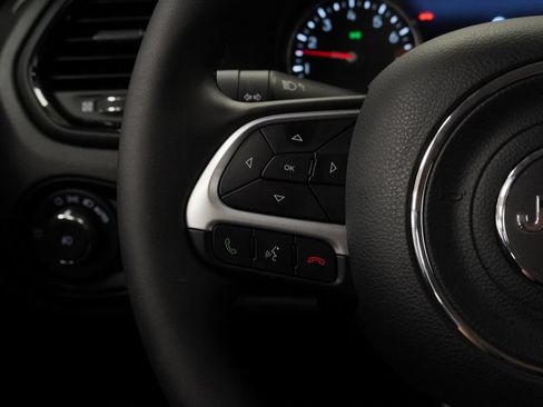 Certified 2023 Jeep Renegade Altitude AWD/4WD image 33