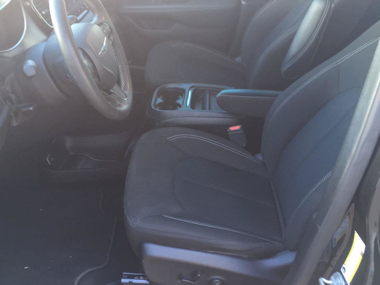 Used 2023 Chrysler Pacifica Touring FWD image 25