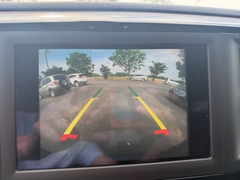 Used 2018 Chrysler Pacifica LX FWD image 21