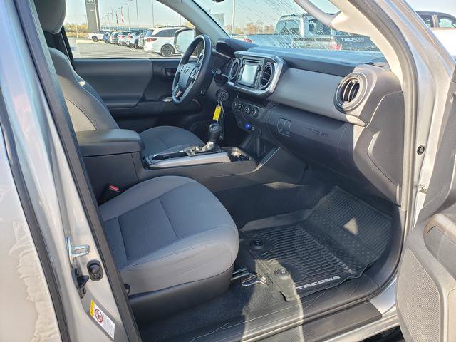 Used 2018 Toyota Tacoma SR5 AWD/4WD image 15