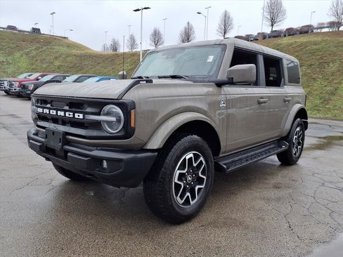 Certified 2025 Ford Bronco Outer Banks image 3