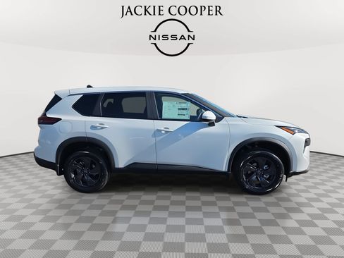 New 2026 Nissan Rogue SV w/ Cold Weather Package FWD image 4