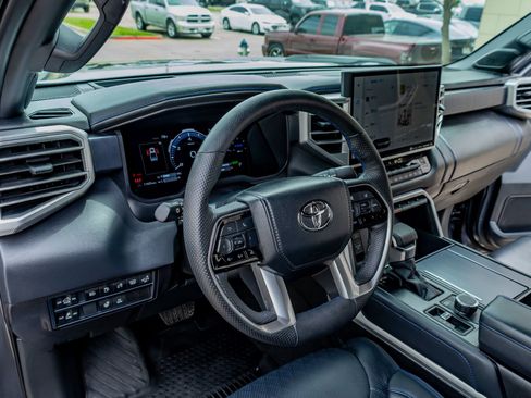 Used 2024 Toyota Tundra Platinum AWD/4WD image 16