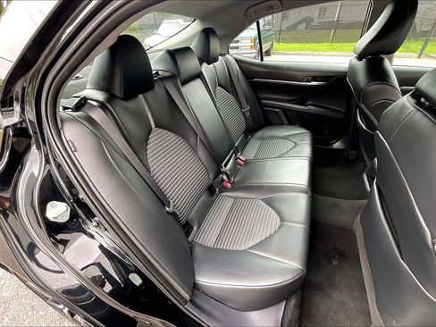 Used 2024 Toyota Camry SE FWD image 31