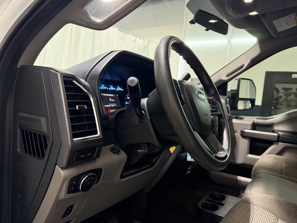 Used 2018 Ford F250 XLT w/ XLT Premium Package AWD/4WD image 14